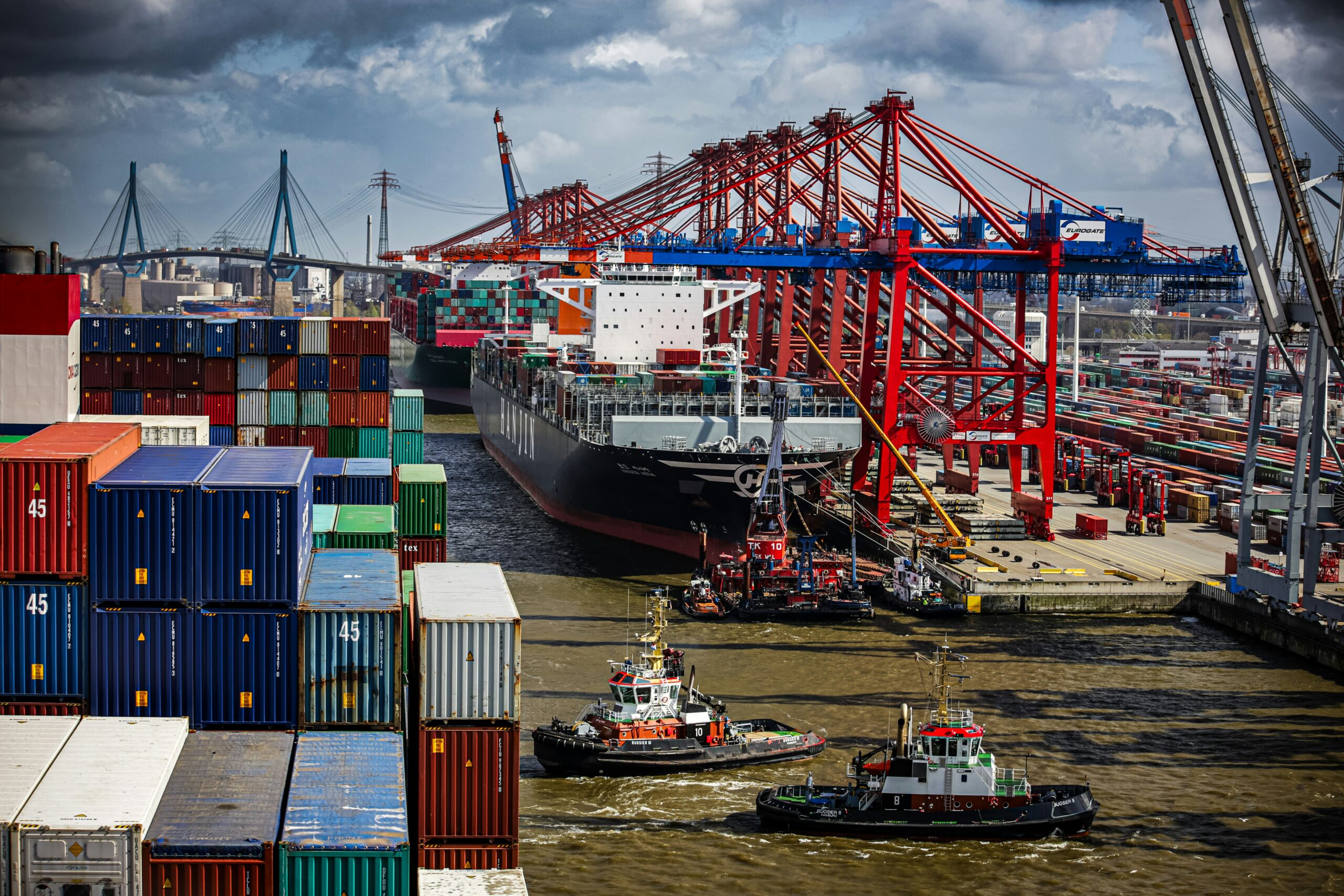 container ship logistics